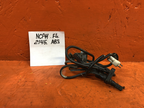 Датчик ABS передний левый TOYOTA IST NCP110/115/ZSP110