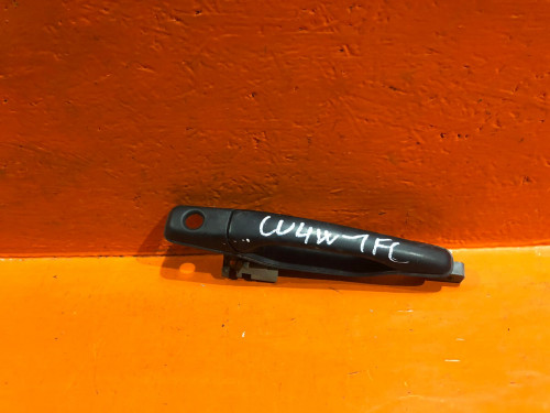 Ручка двери передней левой внешняя MITSUBISHI AIRTREK MR970246