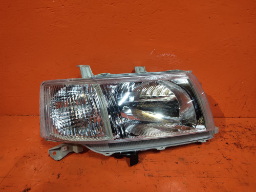 Фара передняя правая TOYOTA PROBOX  NLC2108