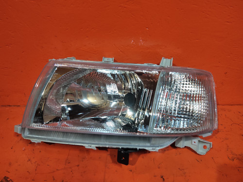 Фара передняя левая TOYOTA PROBOX  NLC2107