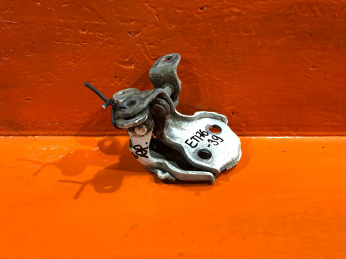 Петля двери задней правой TOYOTA CARINA *T17*