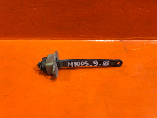 Ограничитель двери задней правой TOYOTA DUET