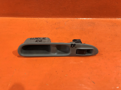 Кнопка стеклоподъемника задняя правая NISSAN RNESSA 25411-72B00