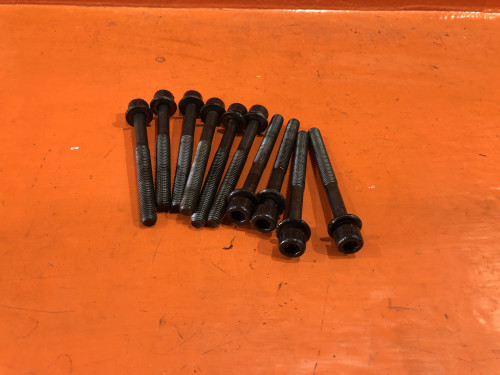 Болт головки блока цилиндров NISSAN LIBERTY *M12 11056-AR000