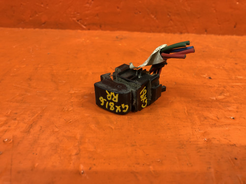 Кнопка стеклоподъемника задняя правая TOYOTA CHASER *X8*