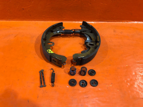 Колодки тормозные задние барабанные TOYOTA CERES 04497-12110
