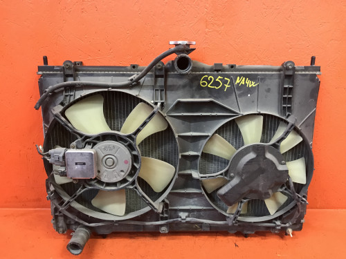 Радиатор двигателя MITSUBISHI GRANDIS