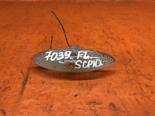 Повторитель в крыло TOYOTA VITZ *CP1*