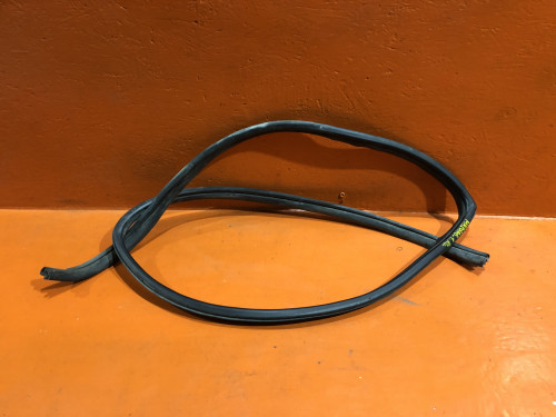 Уплотнитель двери задний левый MAZDA ATENZA GG3P|GGEP|GG3S|GGES|GY3W|GYEW GK2E-68-914