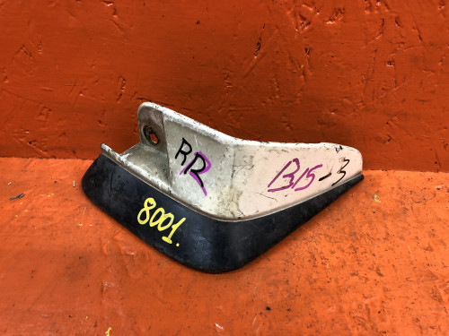 Брызговик задний правый NISSAN SUNNY *B15 788128N006