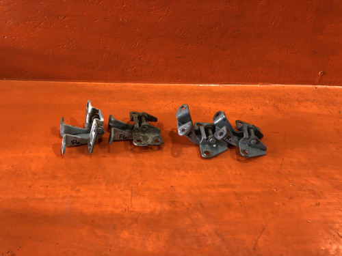 Петля двери передней правой TOYOTA LITE ACE NOAH *R4*/*R5*