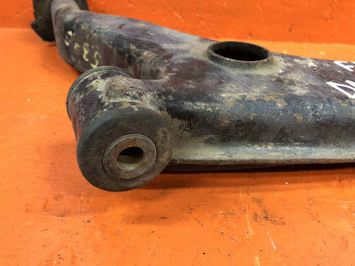 Рычаг передний левый MITSUBISHI CARISMA MR179479