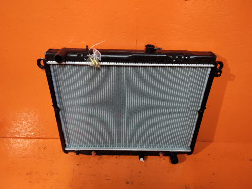Радиатор двигателя TOYOTA LAND CRUISER 100 1998-2007 NDT1111