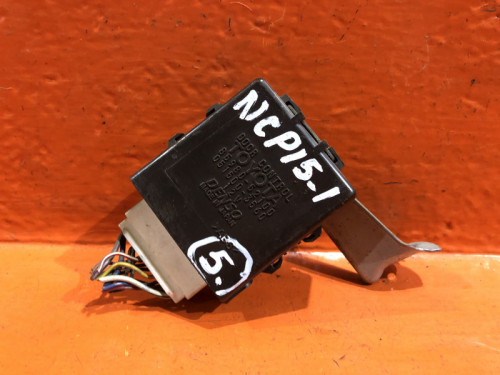 Блок управления дверьми TOYOTA BB NCP3* 85980-52100