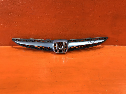 Решетка радиатора HONDA FIT GD* 71121-SAA-003ZA