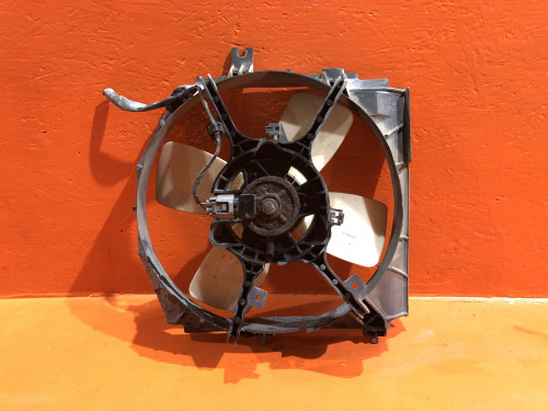 Диффузор радиатора двигателя MAZDA 323 1998-2002 ZL01-15-210B