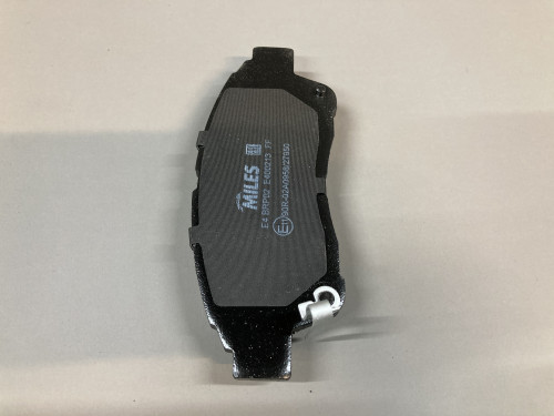 Колодки тормозные передние TOYOTA CALDINA *T19* E400213