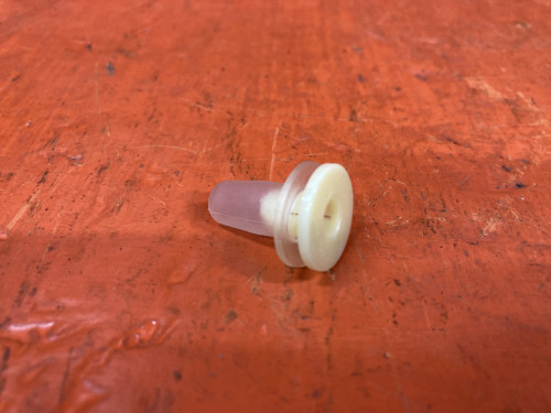 Клипса пластиковая MITSUBISHI COLT MU810528