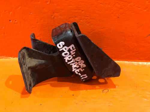 Подушка двигателя левая KIA SPORTAGE JA 1993-2006 0K01139030C