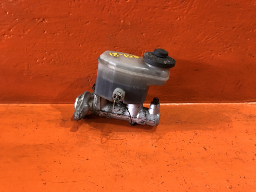 Главный тормозной цилиндр TOYOTA LITE ACE NOAH *R4*/*R5* 47201-28530