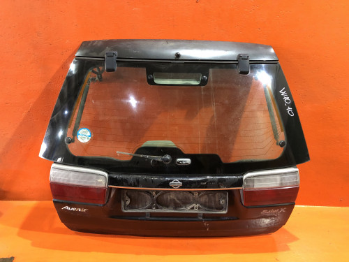Дверь пятая / дверь задняя NISSAN AVENIR W10 9010095N25