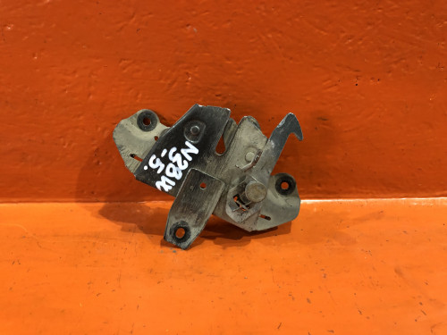 Замок капота MITSUBISHI CHARIOT N3*/N4* MB401670