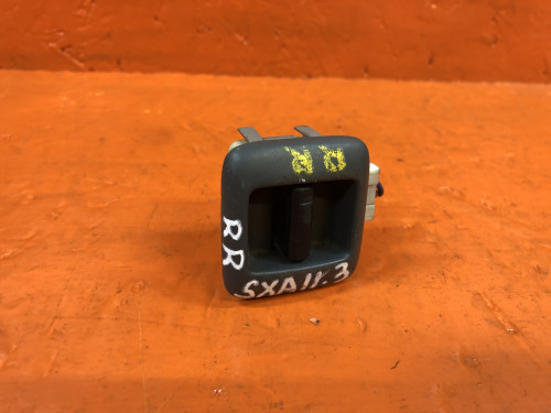 Кнопка стеклоподъемника задняя правая TOYOTA RAV4 *XA1*