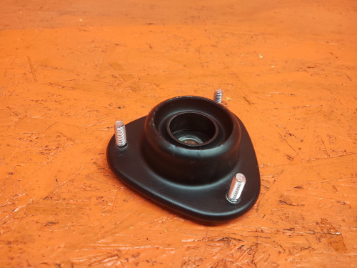 Опора передней стойки MITSUBISHI PAJERO IO R8MN103227