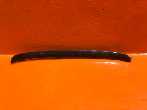 Накладка NISSAN PRESAGE *U30 68411AD400