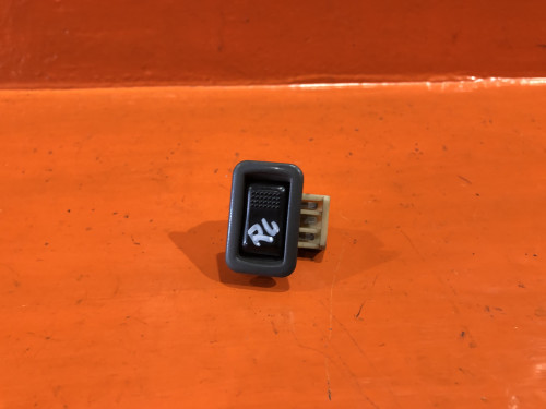 Кнопка стеклоподъемника задняя левая MITSUBISHI CHARIOT N3*/N4* MR159862