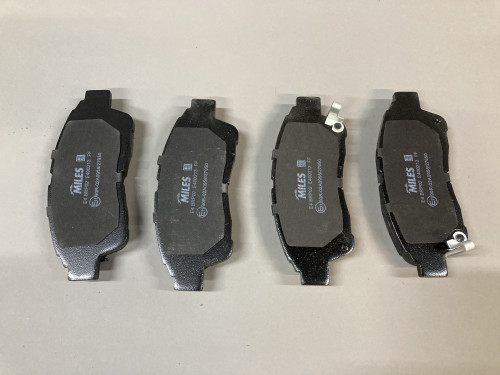 Колодки тормозные передние TOYOTA CALDINA *T19* E400213