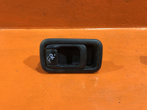 Ручка двери передней правой салонная NISSAN WINGROAD Y10 80670-50Y03
