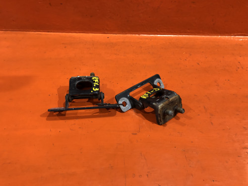 Петля багажника HONDA STEPWGN RF1/2 68210-SX0-000ZZ