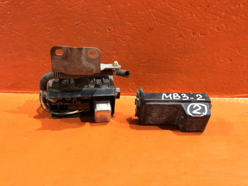 Блок предохранителей подкапотный HONDA DOMANI MB* 38230-SX8-J81