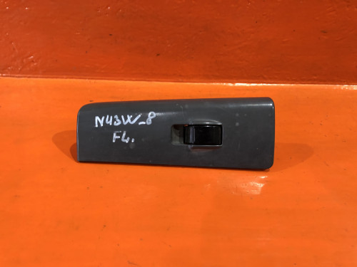 Кнопка стеклоподъемника передняя левая MITSUBISHI CHARIOT N3*/N4* MR159817