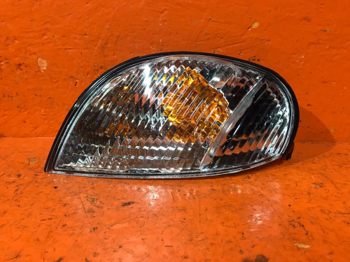 Габарит правый TOYOTA NADIA ST4420R