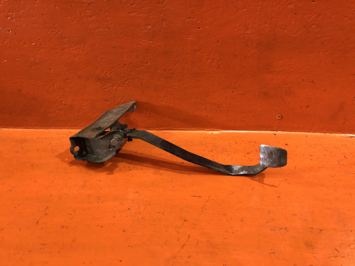 Педаль сцепления TOYOTA LITE ACE NOAH *R4*/*R5* 31301-28130