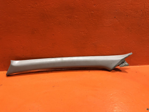 Накладка на стойку кузова левая NISSAN BLUEBIRD U14 769123J000