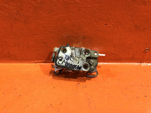 Замок двери задней левой TOYOTA DUET 69304-97201