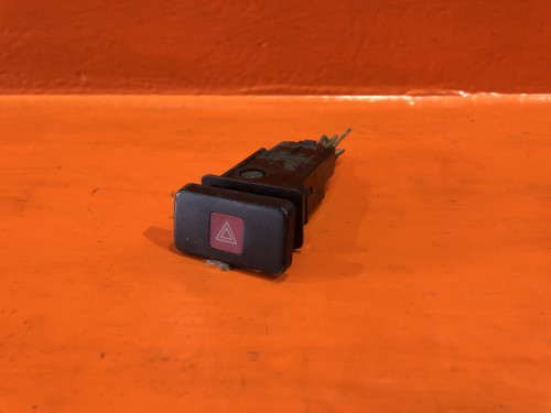 Кнопка аварийной сигнализации TOYOTA LITE ACE NOAH *R4*/*R5* 84332-28130
