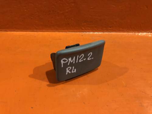 Пепельница NISSAN LIBERTY *M12