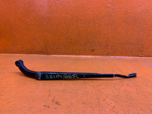 Поводок стеклоочистителя левый TOYOTA COROLLA *E10* 85221-12280