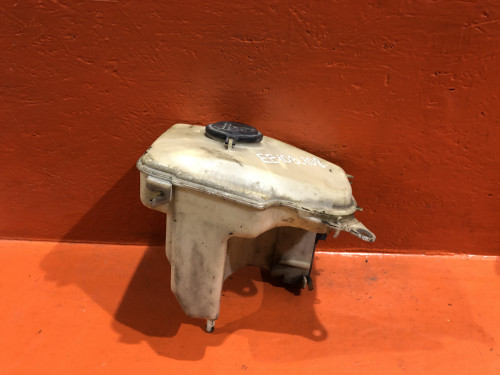 Бачок омывателя TOYOTA CARIB AE11* 85315-12220