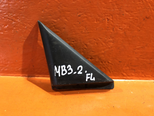 Уголок двери HONDA DOMANI MB* 76270-S04-900ZA