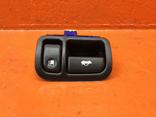 Кнопка открывания багажника NISSAN CEDRIC Y34