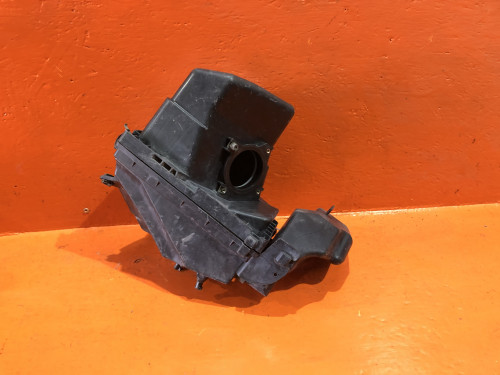 Корпус воздушного фильтра NISSAN LIBERTY *M12 16500-WF700