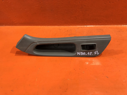 Кнопка стеклоподъемника передняя левая NISSAN RNESSA 25411-72B00