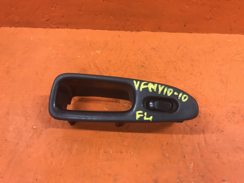 Кнопка стеклоподъемника передняя левая NISSAN AD Y10