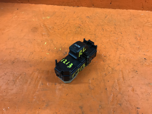 Кнопка стеклоподъемника задняя левая TOYOTA IST NCP6*