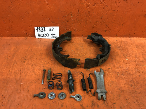 Колодки тормозные задние барабанные TOYOTA HARRIER *U3*